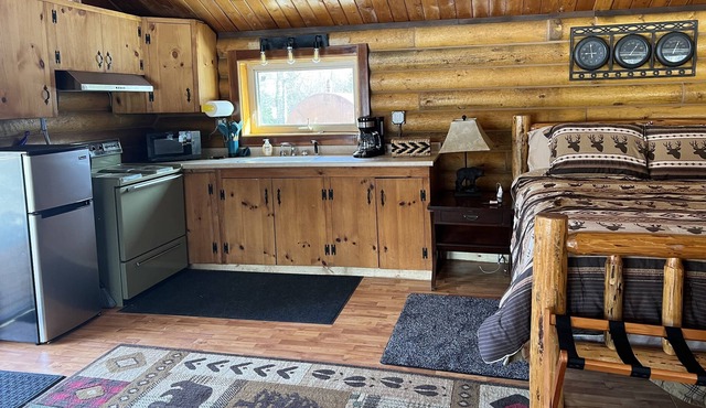 Hatcher Pass Bear Den Cabin