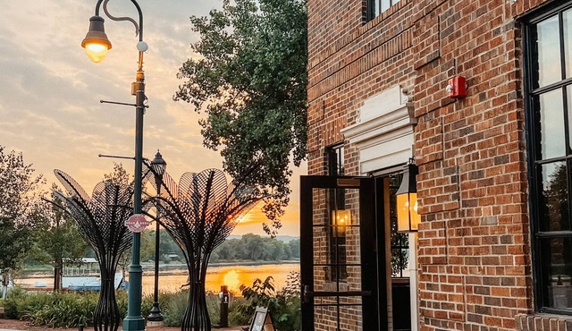 Hatchery Riverside Hotel & Event Venue