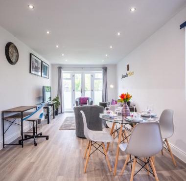 Hatfield Gem - 1 Bed with FREE Parking near Uni, Business Park & City Center, Big savings on Longer Stays