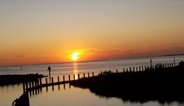 Hatteras 1 Bedroom Condo with Pool Best Beaches are at the End! Ground Floor