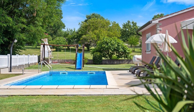 Haus Dodo Up To 8 Persons with private Pool in Labin by 22Estates