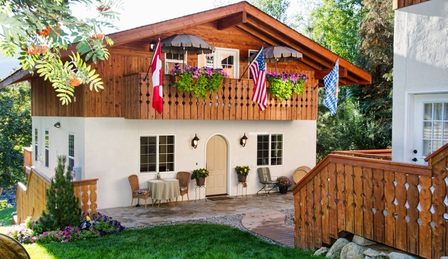 Haus Hanika B&B The Black Bear Suite on the River