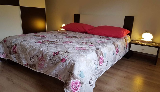 Haus mit 2 Wohnung mit schoene Garten fur Ihre Privat Urlaub