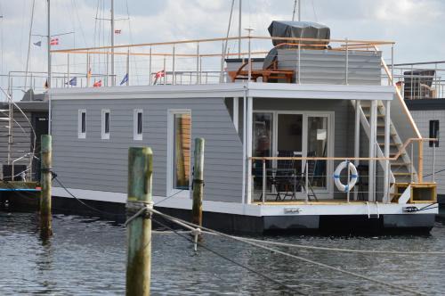 Hausboot Hecht mit Dachterrasse in Marina Minde, Dänemark