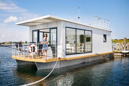 Hausboot WELL - Husbåd WELL