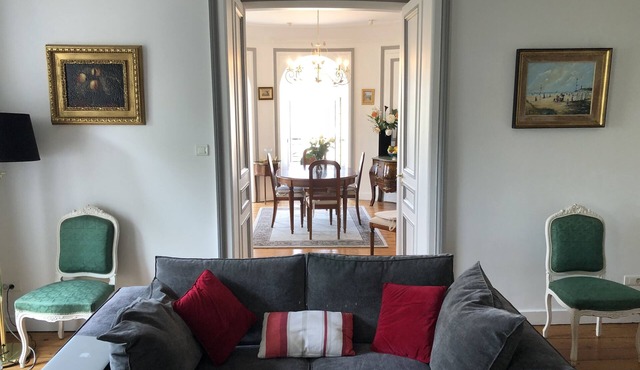 Hausmannian apt downtown 140 M2