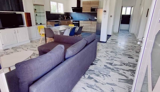 Haut de villa - Magnificent renovated T4 with garden and BBQ - air-conditioned - sleeps 8