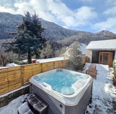 Hautes Branches Jacuzzi et Sauna Le Sylvestre