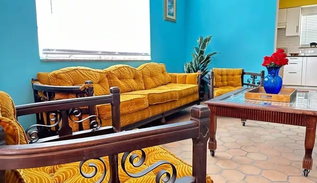 Havana Oasis With Pool in Miami 15 minutes from ALL ATTRACTIONS