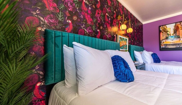 Havana Room #10 - 1960 Retro Motel