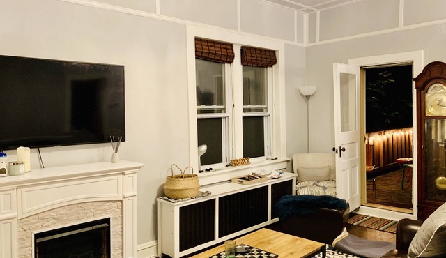 Have a Grand Time On Grand! Family-friendly house w/PRIVACY, SPACE, & LOCATION!