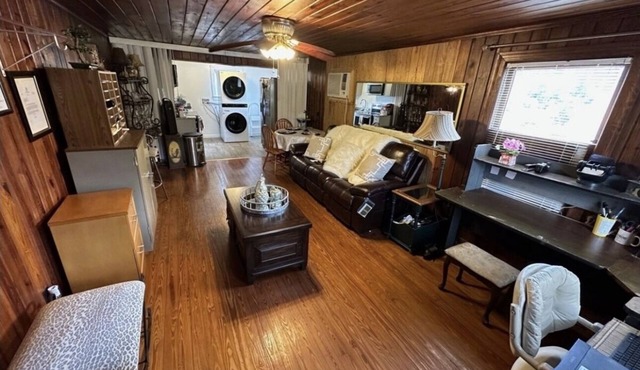 Have a Great Awesome Stay at Stylish Fully Upgrade 2BR 1 Bath Duplex House!