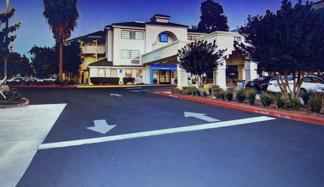 Have a super stay in our 1-bedroom hotel with AC in sunny Sunnyvale