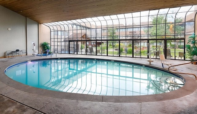 Have a Tour! 2 Spacious Units w/FREE Parking, Pets Allowed, Onsite Pool!