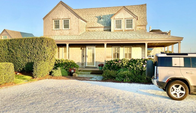 Have it all! The perfect Nantucket getaway for stunning ocean views and beaches!