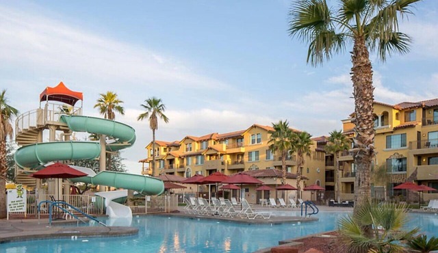 Have the family enjoy a 3 story waterslide in a resort setting in this 2BD condo