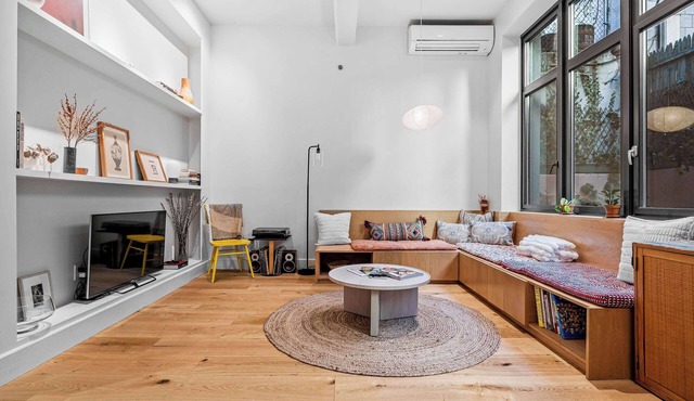 Havemeyer by Rove Travel Duplex Loft w Terrace