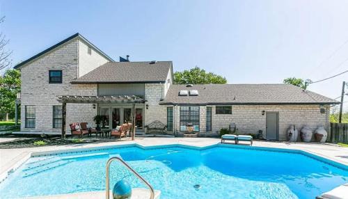 Haven Getaway Inground Pool Inground Hot tub Family