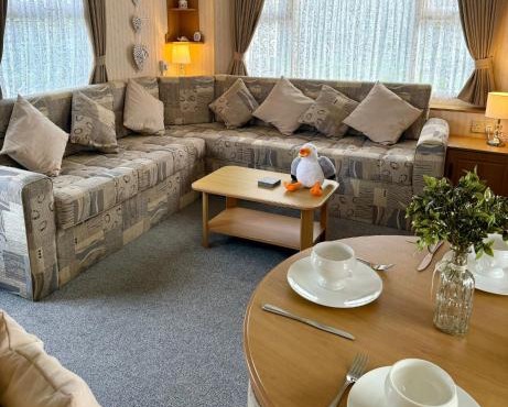 Haven Golden Sands Immaculate 3 Bedroom Pet and Autism Friendly 6 Berth Caravan with Large Gated Veranda