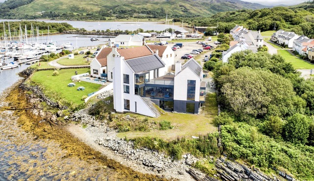 HAVEN HOUSE, pet friendly, country holiday cottage in Lochgilphead