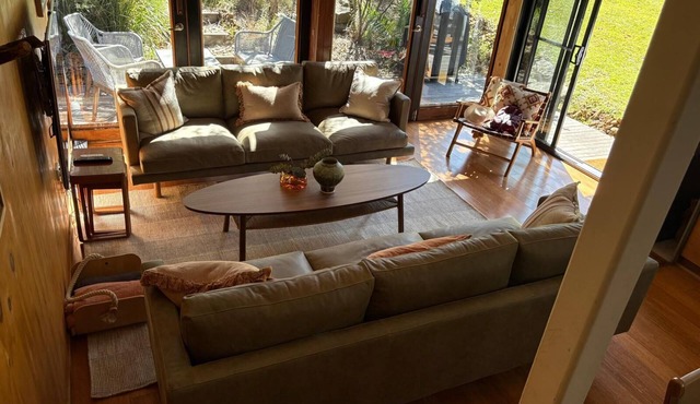 Haven in Nature: Tranquil Beach, Bush Escape