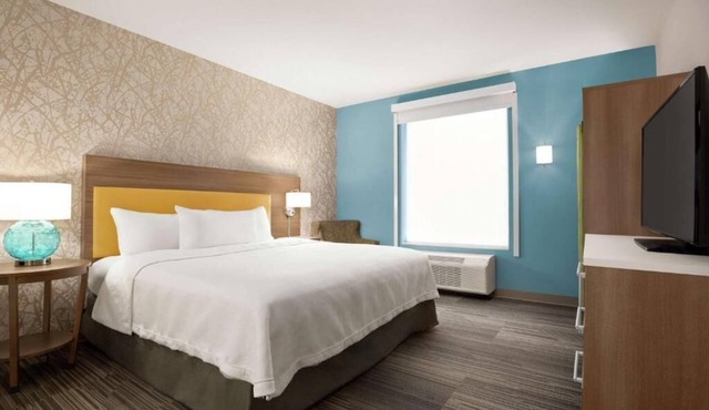 Haven in The Heart of Colorado! Pet-friendly, Indoor Swimming Pool!