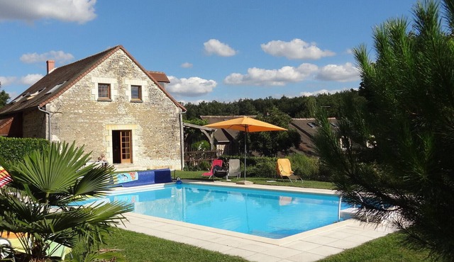 Haven of peace, sweet home, swimming pool, 7 beds between Tours and Poitiers