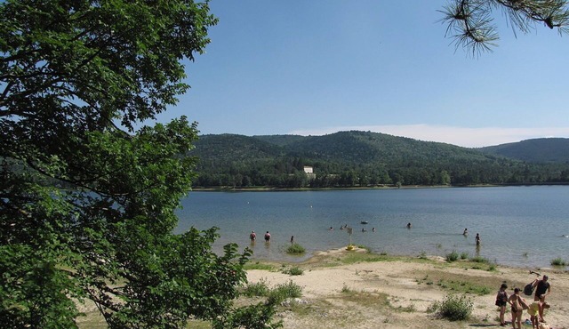 HAVEN OF PEACE BY A MAGNIFICENT LAKE