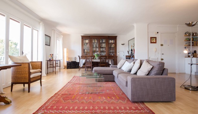 Haven of peace overlooking the park, 10 minutes' walk from the historic center