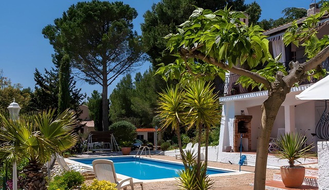 Haven of Peace Domaine De Montpins with private swimming pool - rated 4*