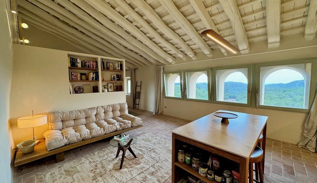 Haven of peace in the Garraf: 18th-century masia, sea view & exceptional light