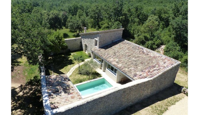 Haven of peace in the heart of nature with private pool and spa for 6 people