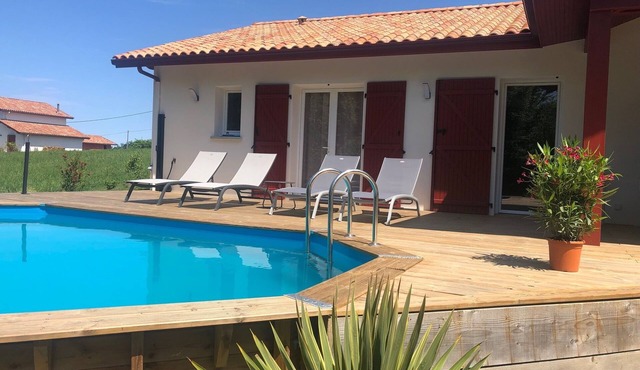 Haven of peace with swimming pool in the heart of the Basque Country - 10 min from the beaches