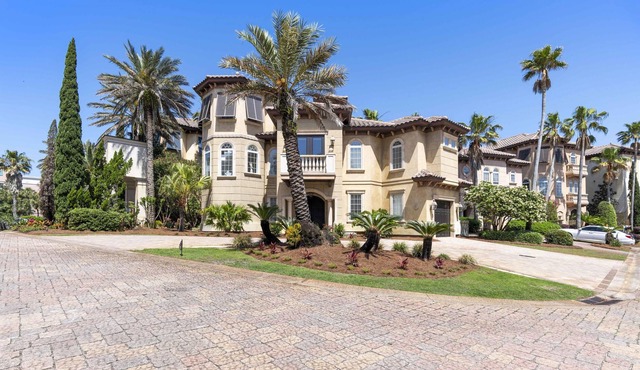 Haven's Getaway-Fantastic Community Pool | Steps From Beach!