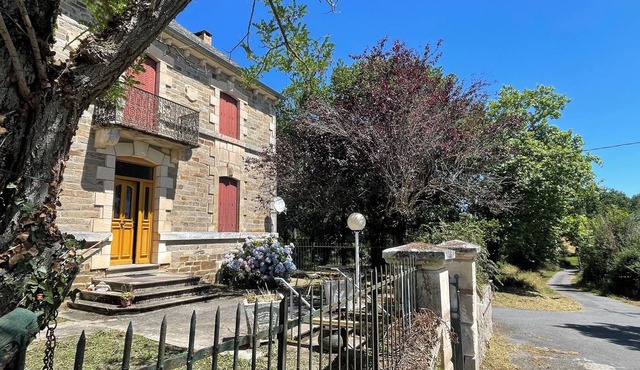 Havre de paix dans le Ségala - Lodging for 8 people (4 bedrooms) in Aveyron.