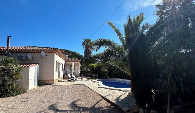 Havre de Paix à Lametlla de Mar : Maison Avec Piscine et Accès aux Criques