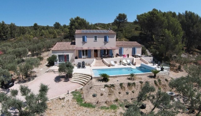 Havre de Paix au Bord des Alpilles