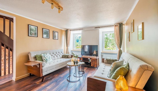 Havre de paix au pied du château et des remparts