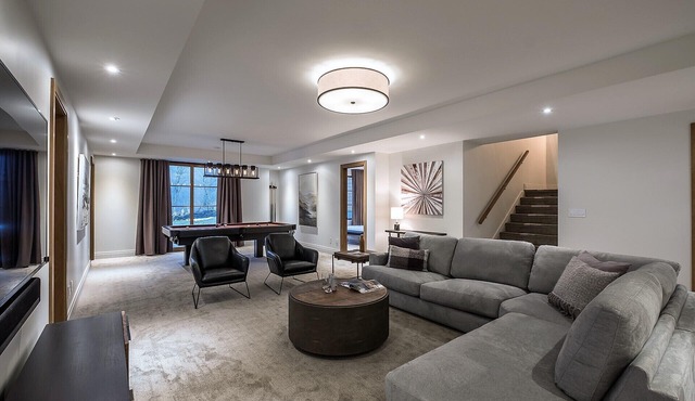 Havre Des Skieurs| Ski-in/Ski-out | 5060 sq.ft Luxury Townhouse | Hot Tub & Garage & Shuttle