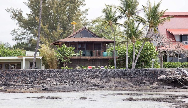 Hawaii Oceanfront 1-bedroom Cottage