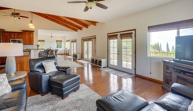 Hawaiian Retreat w/Ocean Views in Captain Cook!