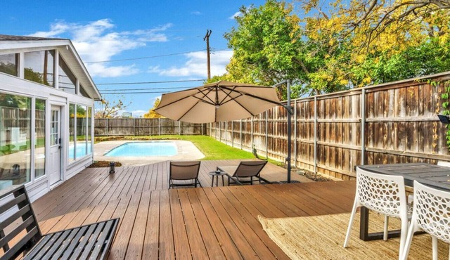 Hawaiian vibes w/Pool, Gaming Console and Firepit