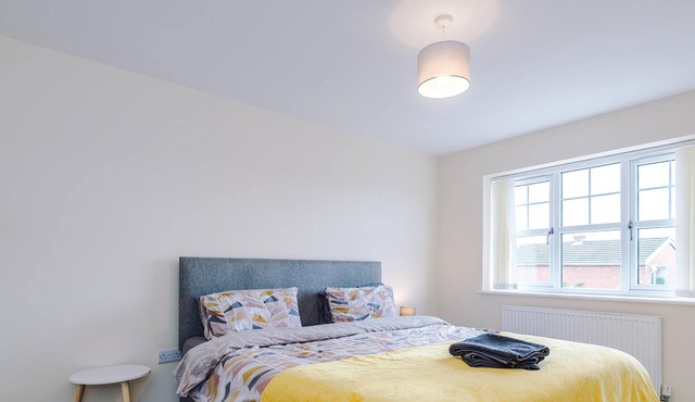 Hawarden Very Spacious/Detached/5 bed Driveway