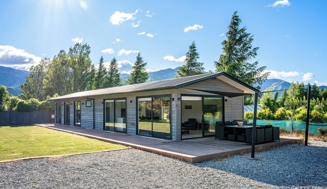Hawea Horizon - Lake Hawea Holiday Home
