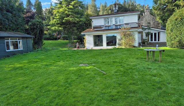 Hawick - House - Sleeps 9 - Hot Tub