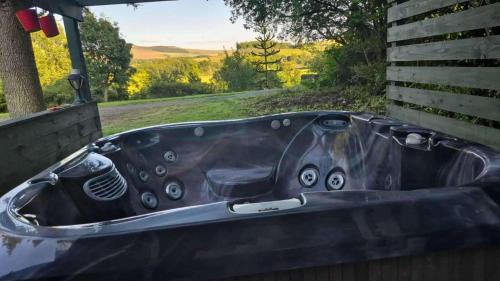 Hawick - House - Sleeps 9 - Hot Tub