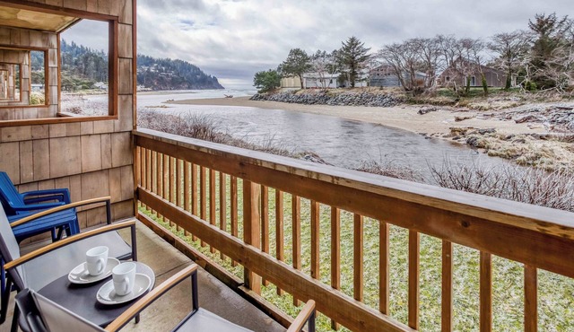 Hawk Creek and Beach-View Condo Puts You Near Café, Steps from Neskowin Beach!