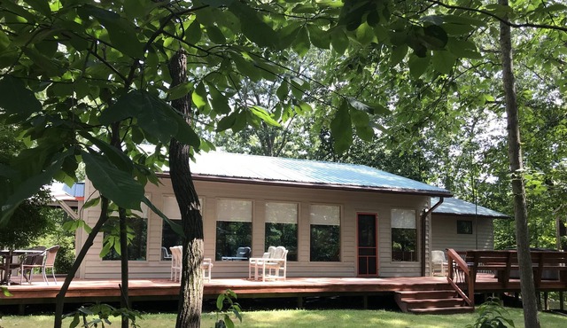Hawk Ridge Retreat - Athens County getaway