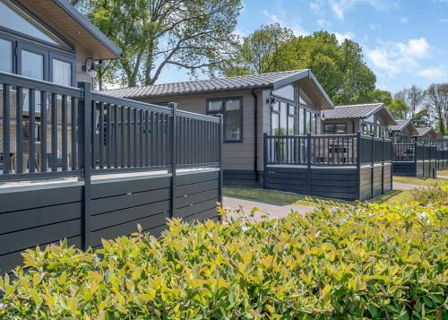 Hawkchurch Resort And Spa