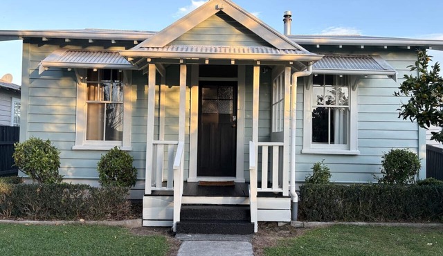 Hawke`s Bay Escape - Railway Cottage